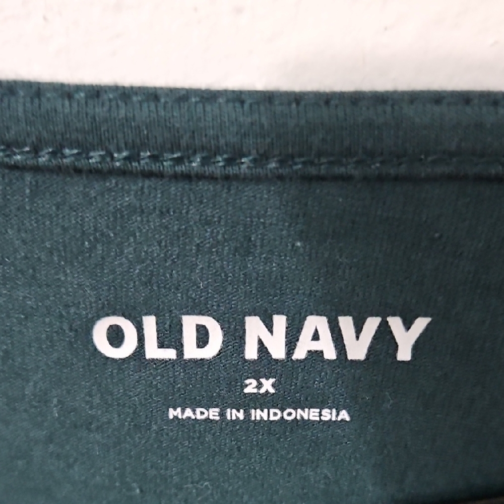 Old Navy Women's Deep Green Twist Blouse - Picture 3 of 6